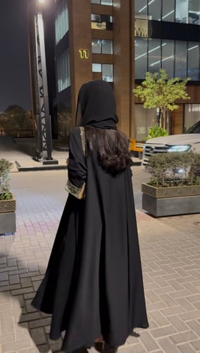 Abaya number 122