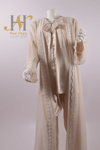 بجامة 3 قطع مع روب شيفون كويتي بيج