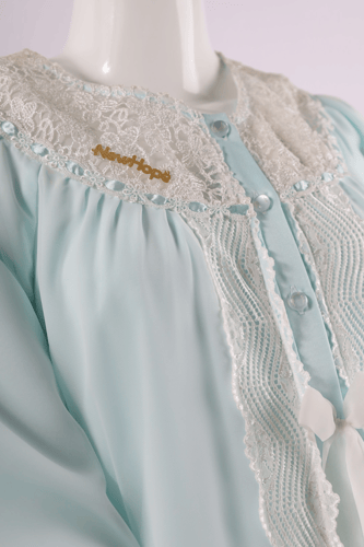 قميص مبطن قطن مع شيفون سماوي كويتي.