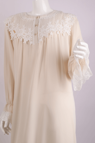 قميص ساتان ناعم بكلفة كويتي