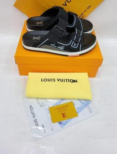 نعال لويس فيتون