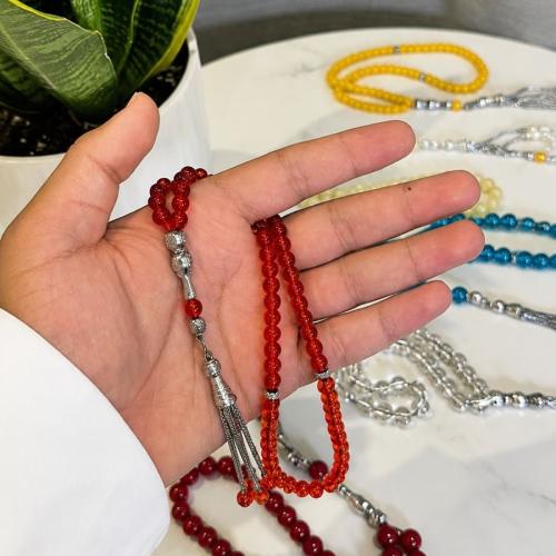 حجر طبيعي صغير احمر