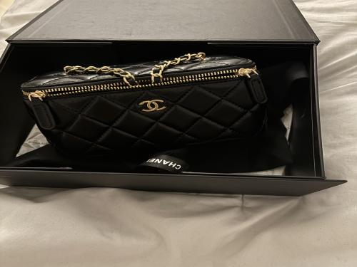 Chanel vanity pearl
