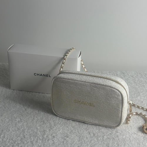 شنطة شانيل ستراب شاملة البوكس