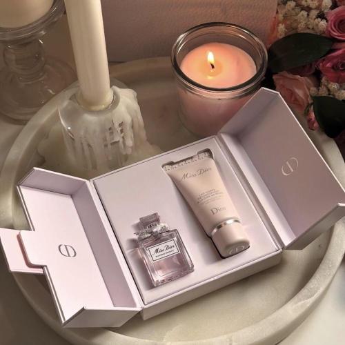 بوكس مس ديور العطر حجم 5 ml و لوشن جسم 20 ml