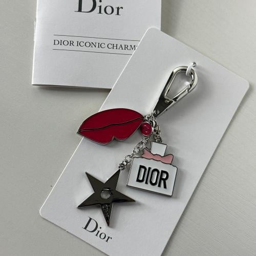 ميدالية Dior