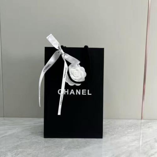 كيس شانيل شامل الشريطة الورده والشريطة حجم 19*29*8