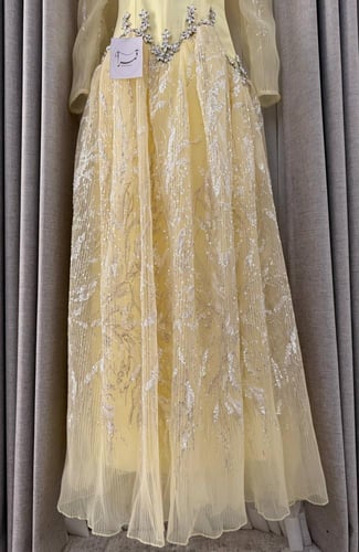 فستان النايفه