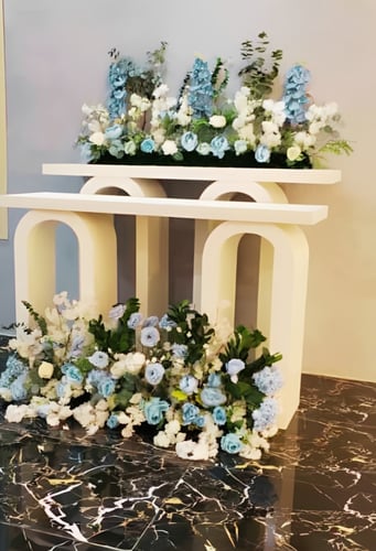 Cloud flower arrangement