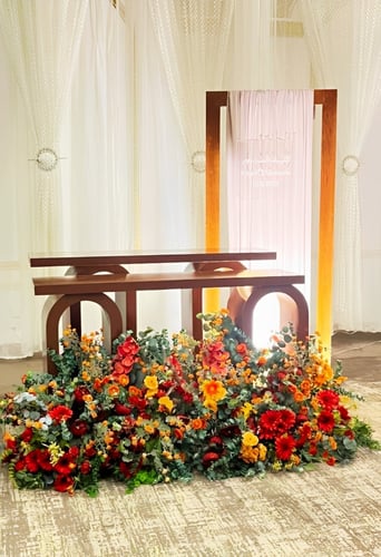 Arrangement of rose greetings