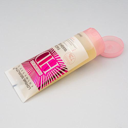 جل غسيل الوجه اتش دي بتركيبة هايلورونيك اسيد نظاار...