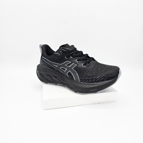 أسيكس نوفابلاستASICS Novablast 4