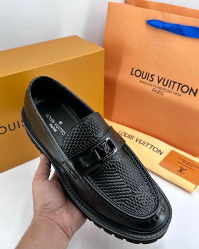 حذاء Louis Vuitton