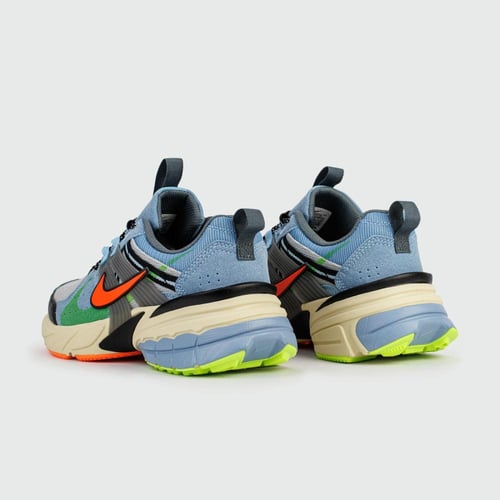 حذاء نايكي V2K رن رنتيك دراك غريه