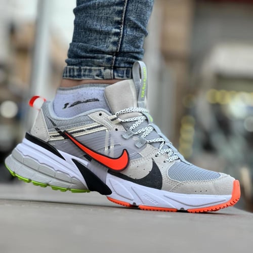 حذاء نايكي V2K رن رنتيك دراك غريه