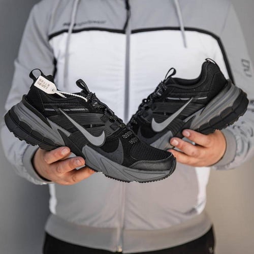 حذاء نايكي V2K رن رنتيك دراك غريه