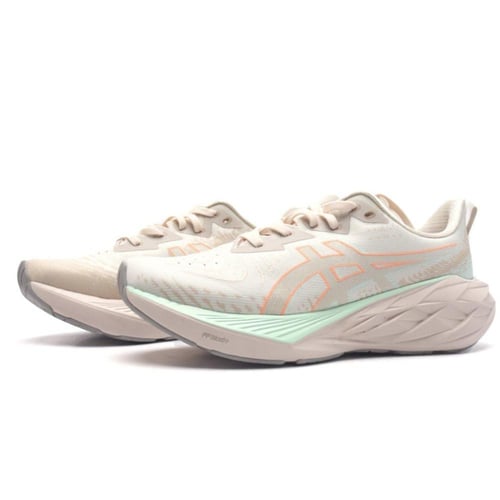 أسيكس نوفابلاستASICS Novablast 4