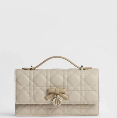 ديور MISS MONTAIGNE مقاس 20cm