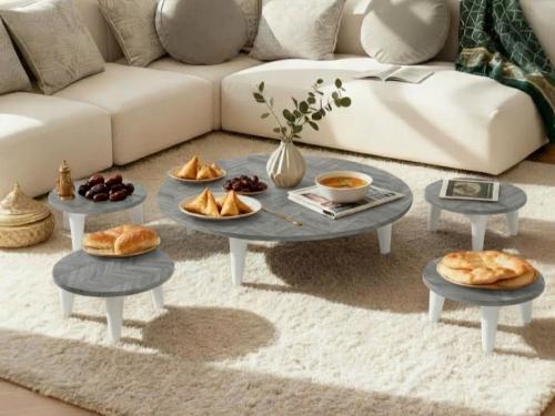 Floor tables