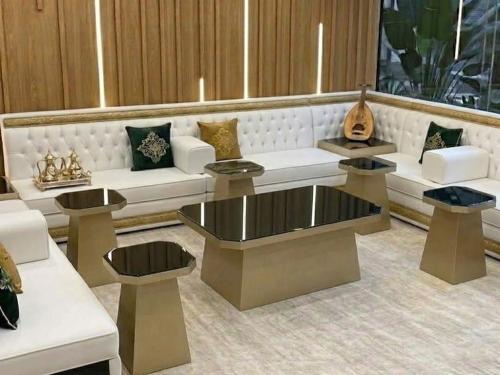 Majlis tables