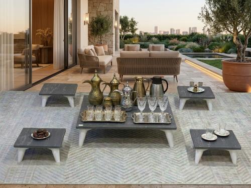 Floor tables