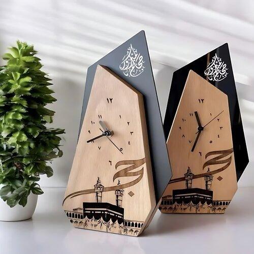 ساعات طاولة خشبية بتصميم هندسي