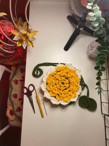 The flower bag (yellow)