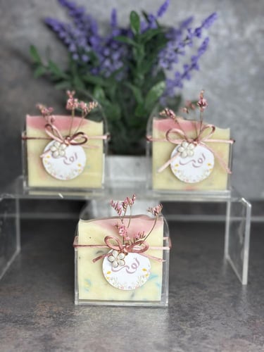 توزيعات صابون طبيعي ، اكريلك مع شريطة