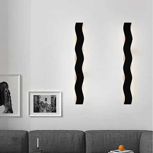 ابليك جداري مودرن اسود إنارة لون اصفر 60 سم