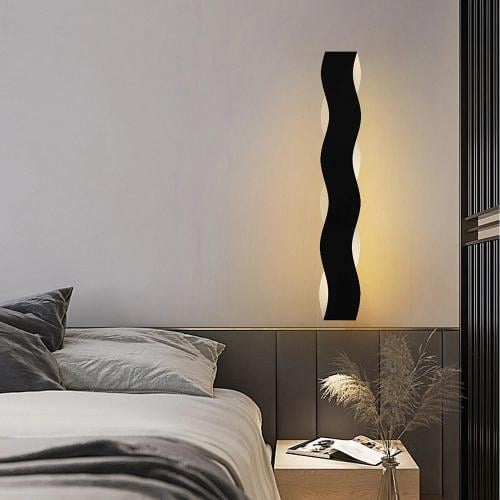 ابليك جداري مودرن اسود إنارة لون اصفر 60 سم