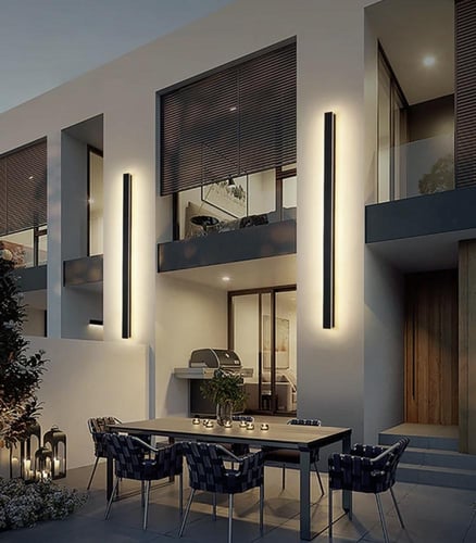 ابليك جداري مودرن اسود إنارة لون اصفر طول 120 سم