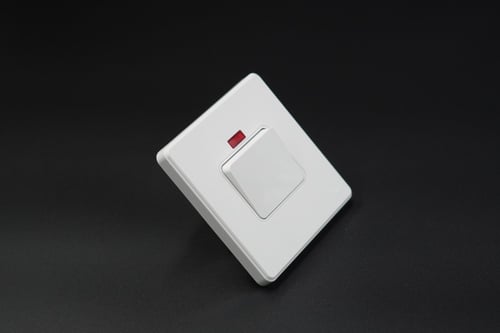 بيانو ابيض مفتاح مكيف 7*7 برل ST-45A