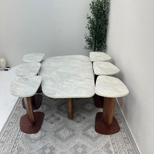 طقم طاولات 7 قطع سطح بديل حجر ملمس خشن قاعده خشب س...