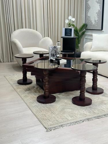 ‏طقم طاولات مربع سنديان 7 قطع بني