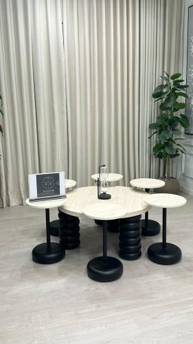 Michelin 7-piece table set black color
