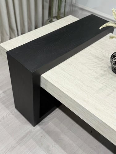 طاولة تقديم سطح بديل رخام ناعم قاعدة خشب لون اسود