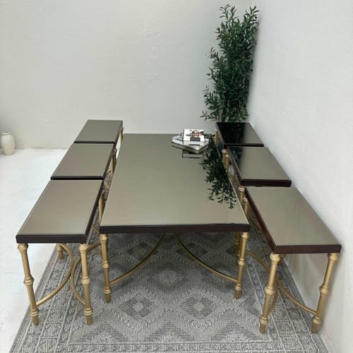 طقم طاولات 7 قطع سطح مرايا قاعده حديد لون ذهبي