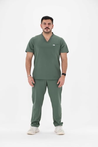 بنطلون سكراب طبي رجالي مرن لون زيتي فاتح