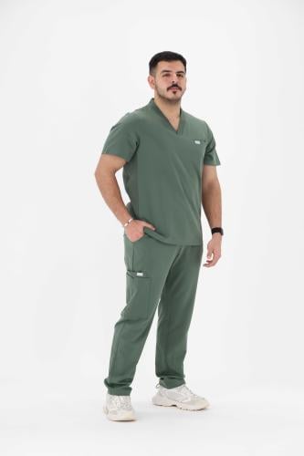 بنطلون سكراب طبي رجالي مرن لون زيتي فاتح