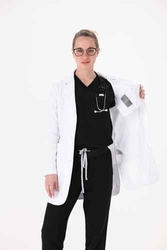 تيشيرت سكراب طبي نسائي مرن لون أسود