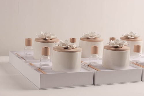 فواحة عطرية من السيراميك والخشب