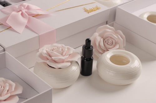 فواحة عطرية من السيراميك بشكل وردة