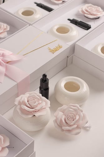 فواحة عطرية من السيراميك بشكل وردة