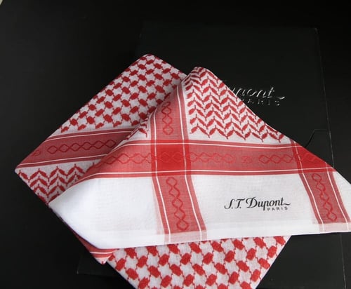 شماغ اس تي ديبون أحمر الفاخر