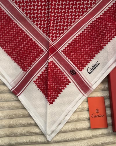 عرض شماغ كارتير مع قلم مجاناً