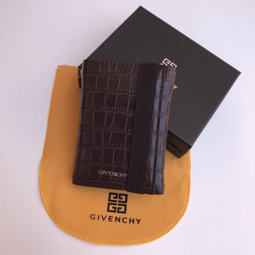 العرض الذهبي من جيفنشي F21