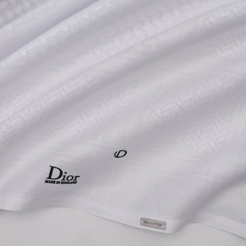 شماغ ديور ابيض كلاسيك