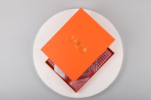 شماغ لي موريس مودرن