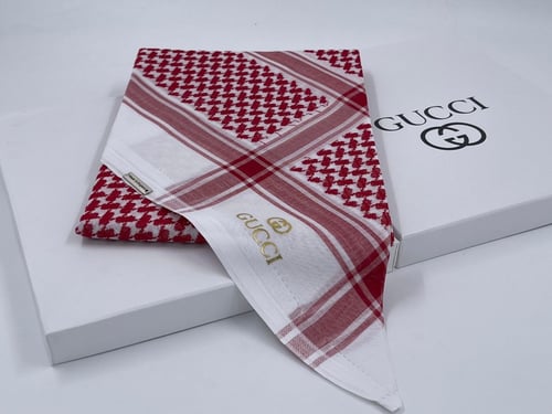 العرض الفضي" قوتشي "