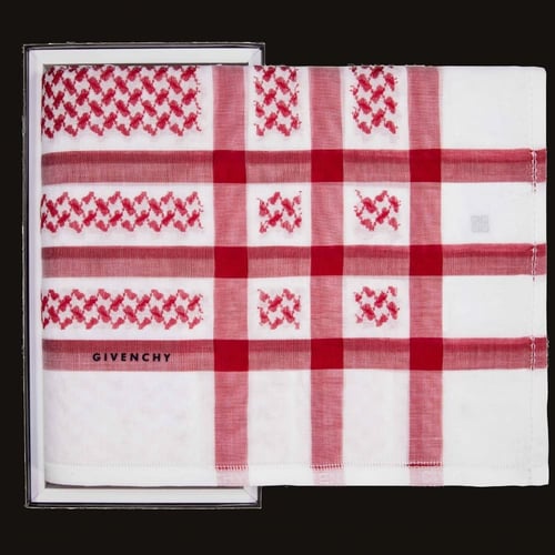 العرض البلاتيني من جيفنشي F31